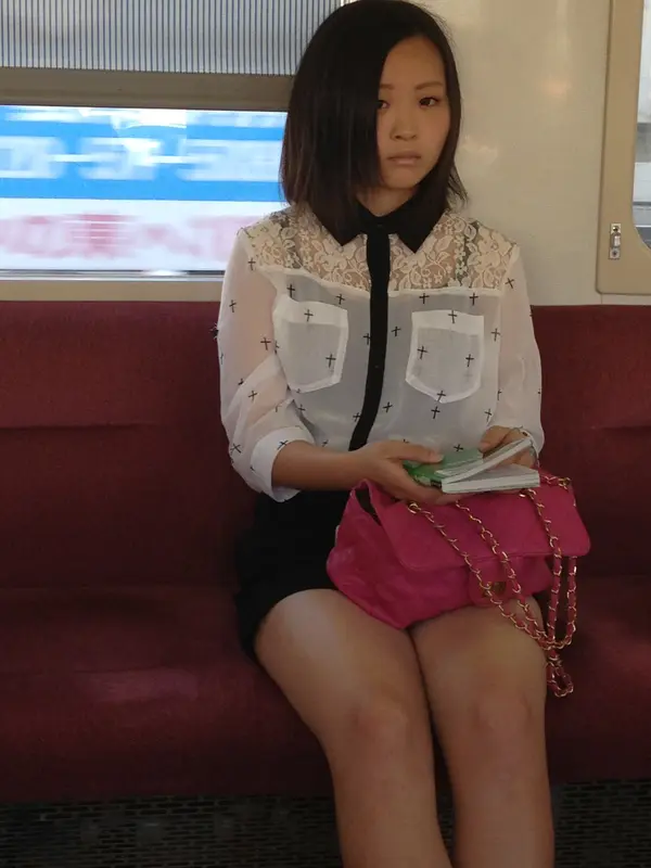 電車で見つけたエロい素人娘達を盗み撮りｗｗｗ | 素人エロ画像やったる夫 83 096921 1