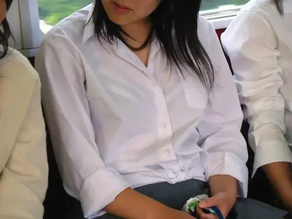 制服女子高生の盗撮エロ画像！制服の魅力は無限大ｗ 95 141815