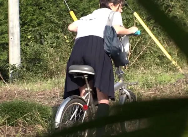 実は自転車のサドルでオナニーしてるエロ画像 - 性癖エロ画像　センギリ 81 205433 1