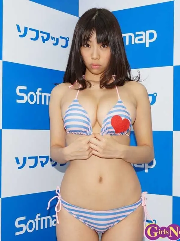 鈴木ふみ奈の過激水着でＨカップ爆乳既にこぼれてるｗ | おっぱいさん。 75 253510