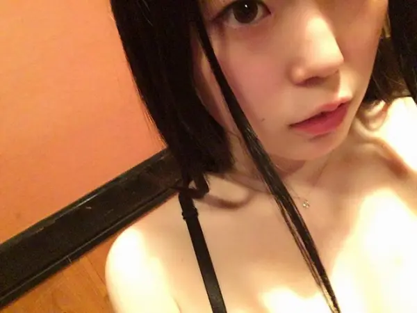 Twitterで顔出した美乳素人さんの自撮りエロ写メをご覧くださいｗｗｗｗｗ | おっぱいさん。 203 546700