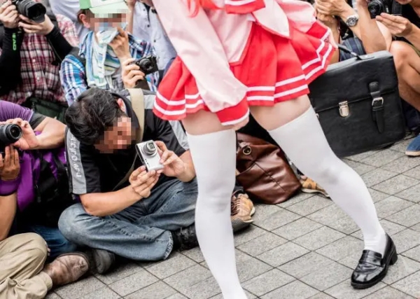 コスプレイヤーさんのおパンツを狙ったエロ画像！合法盗撮かよｗ 63 img 685138cdddbca