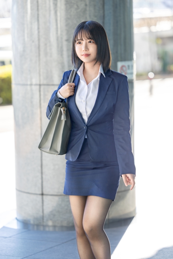 いつも見てしまうスーツ巨尻の童顔で可愛い新入社員の部下OLに念願の後ろから叩きのめすことができました！あなたの会社で働くOLさんにこんなことしたい願望ありませんか？エロ画像写真集とロング動画(約20分) | エロ画像掲示板(まとめ) EROG-BBS 61 img 6868d7da8615a