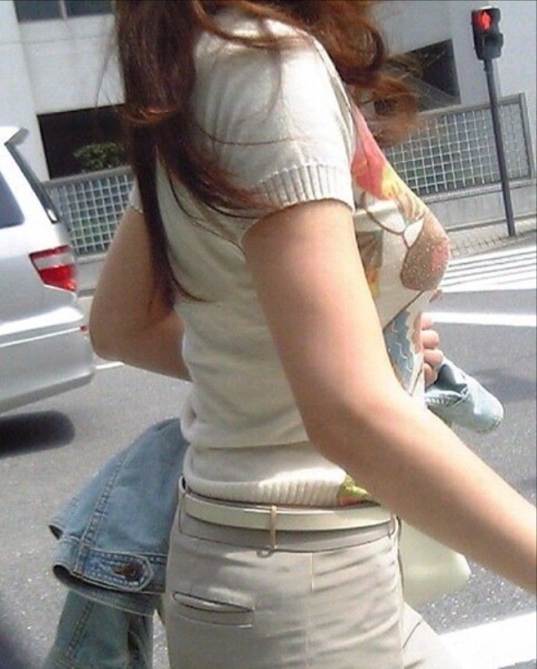 暴力的な巨乳してるお姉さんを街撮りした着衣おっぱい画像ｗｗｗｗｗｗｗｗ | 素人エロ画像やったる夫 61 img 6882005c94cc0