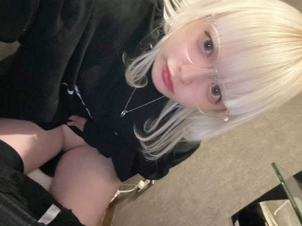 トイレ内パイパンギャルのおしっこ自撮り画像 - 性癖エロ画像　センギリ 61 img 68d7414737be2