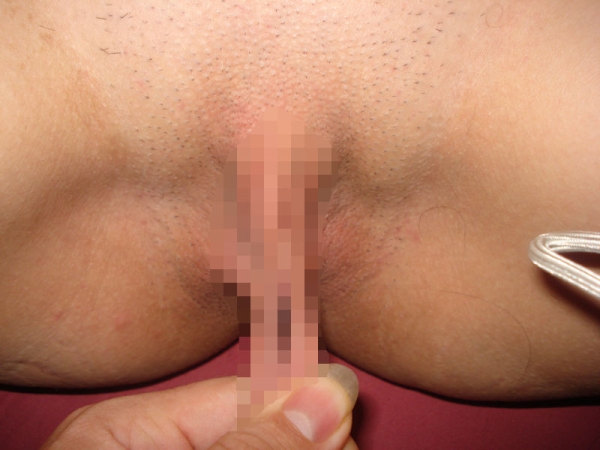 おまんこのビラビラを引っ張って伸ばしてる女の子のエロ画像！ 63 img 69b67f43b170e