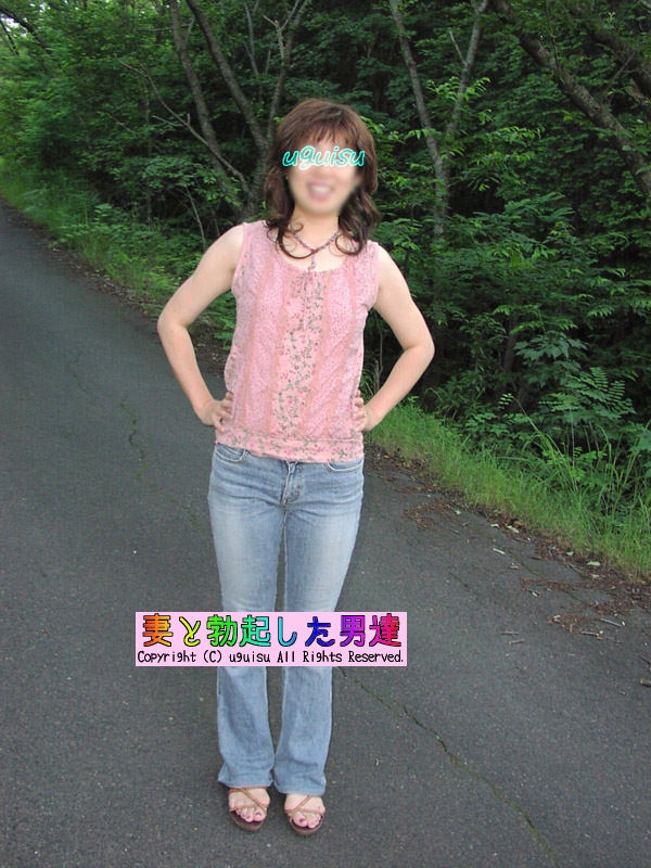 露出狂の人妻が屋外でおっぱいオマンコ晒しちゃう素人エロ画像ｗｗｗｗｗｗｗｗｗ | 素人エロ画像やったる夫 61 img 69ce73710affc