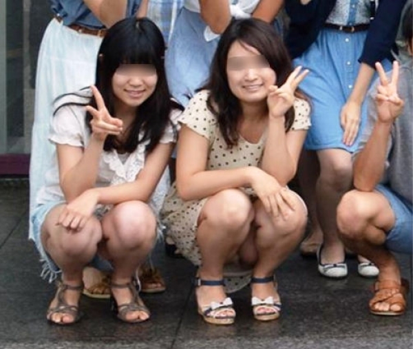 パンチラしたまま気付かずに写真撮られちゃった女の子のエロ画像！ 61 img 6a3d147a09bad