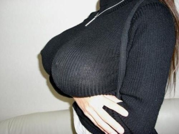 おっぱいの形が丸わかりな素人の着衣おっぱいセーター画像 | 素人エロ画像やったる夫 73 img 6a6b1d796858d