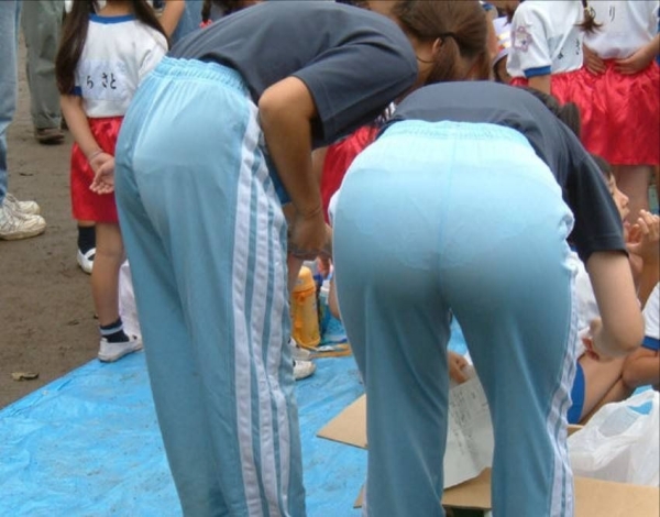 ジャージお尻にくっきり浮かび上がるパンティーラインを盗撮した素人エロ画像 | 素人エロ画像やったる夫 111 img 6aba5386b08e2