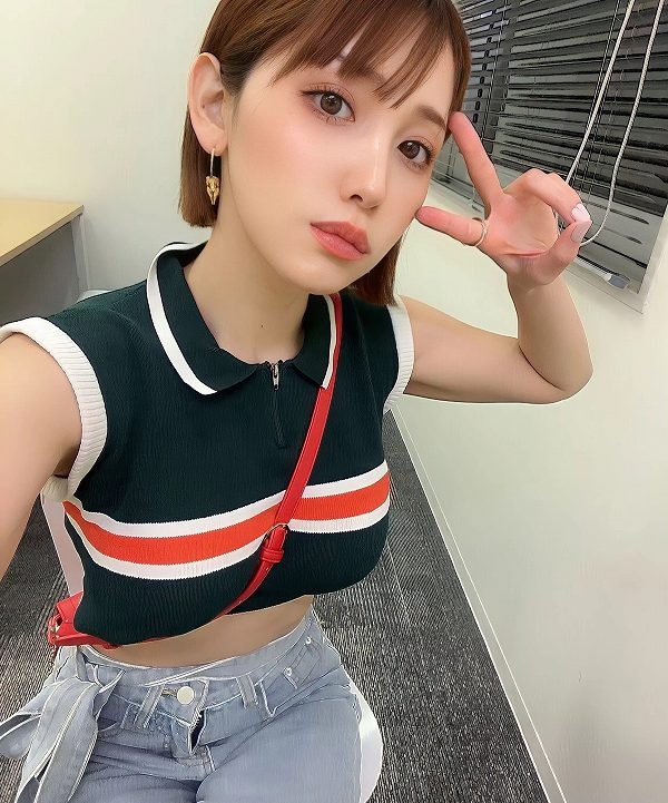 着衣巨乳の谷間にベルトが食い込むパイスラ美少女&美女たち | エロ画像が見たいんだ! 104 着衣巨乳の谷間にベルトが食い込むパイスラ美少女&美女たち | エロ画像が見たいんだ! 103 img 68ff7721427fa