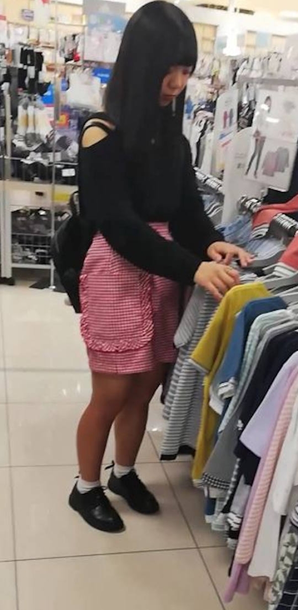 店内でパンチラ逆さ撮りしてみたエロ画像 - 性癖エロ画像 センギリ 96 店内でパンチラ逆さ撮りしてみたエロ画像 - 性癖エロ画像 センギリ 95 img 68ff7752bec10