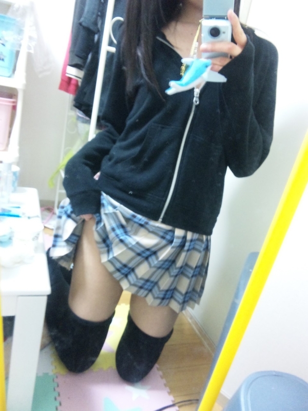 姿見を使ってエッチな自撮りをしてる女の子のエロ画像! 226 姿見を使ってエッチな自撮りをしてる女の子のエロ画像! 225 img 690b1c59cd90c