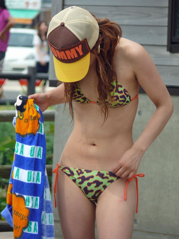 水着の隙間から乳首がチラ見えしちゃいそうなほど貧乳の女の子のエロ画像! 156 水着の隙間から乳首がチラ見えしちゃいそうなほど貧乳の女の子のエロ画像! 155 img 690c89e6a8873