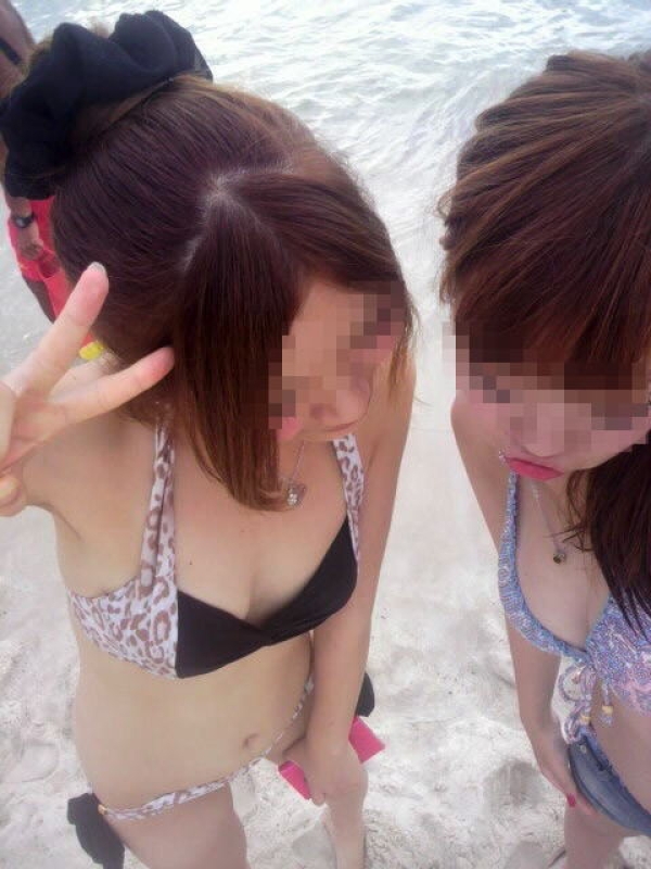 水着の隙間から乳首がチラ見えしちゃいそうなほど貧乳の女の子のエロ画像! 174 水着の隙間から乳首がチラ見えしちゃいそうなほど貧乳の女の子のエロ画像! 173 img 690c89e7c11af