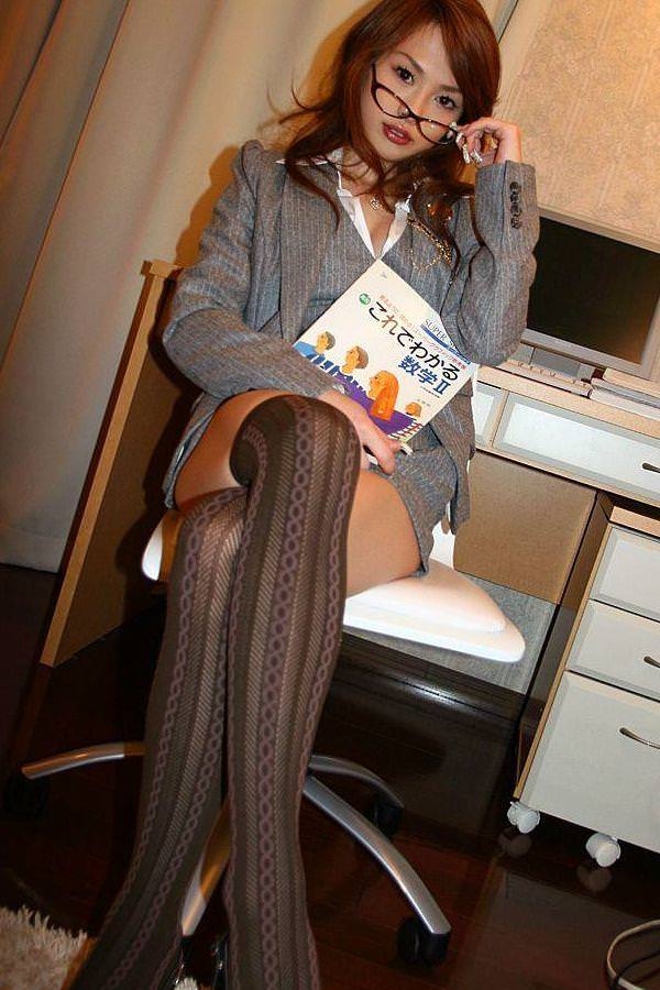 【家庭教師エロ画像】胸の谷間やパンチラで誘惑してくる家庭教師が自分の部屋に来たら…(97枚)※11/08追加 | エロ画像ギャラリー 584 【家庭教師エロ画像】胸の谷間やパンチラで誘惑してくる家庭教師が自分の部屋に来たら…(97枚)※11/08追加 | エロ画像ギャラリー 583 img 690f815124baa