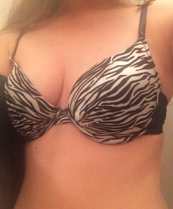 ギャルっぽい女の子のブラジャーを一杯楽しめるエロ画像! 202 ギャルっぽい女の子のブラジャーを一杯楽しめるエロ画像! 201 img 6911b45905a55