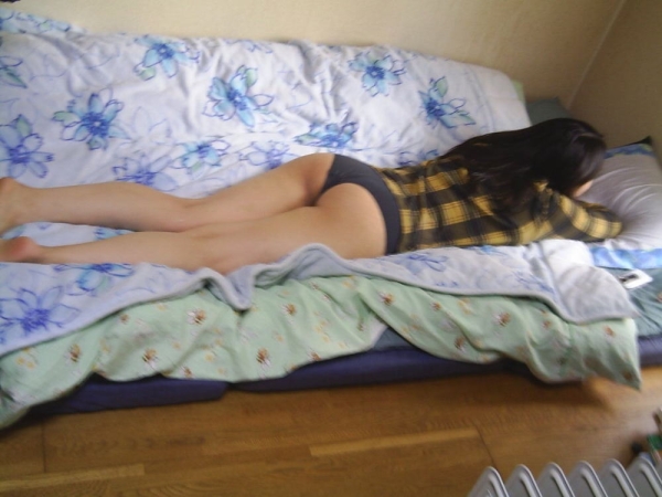 だらしない格好でお家でくつろいでる女の子の画像!生活感がいいねw 228 だらしない格好でお家でくつろいでる女の子の画像!生活感がいいねw 227 img 6919b90824c98