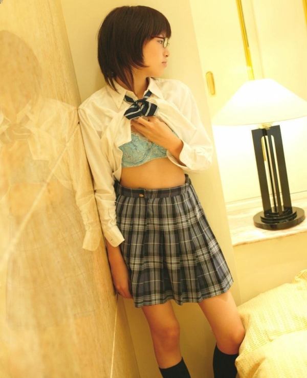制服からブラジャーがはだけて見えてる女の子のエロ画像! 142 制服からブラジャーがはだけて見えてる女の子のエロ画像! 141 img 691aeefa25541