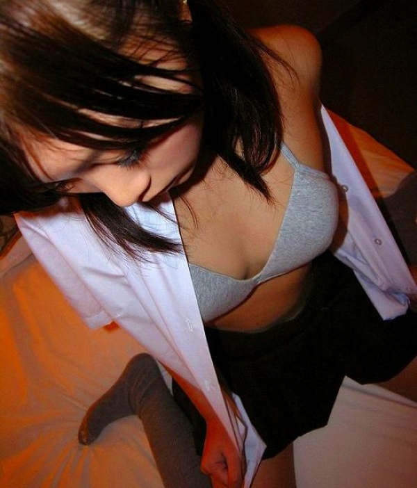 制服からブラジャーがはだけて見えてる女の子のエロ画像! 164 制服からブラジャーがはだけて見えてる女の子のエロ画像! 163 img 691aeefdb9615