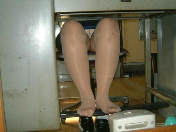 座ってパンチラしてるOLさんのエロ画像!スカート短かすぎだろw 150 座ってパンチラしてるOLさんのエロ画像!スカート短かすぎだろw 149 img 6935688fd1c91