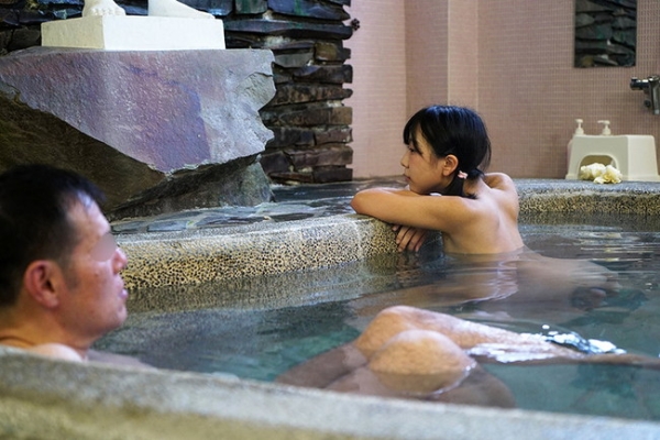 【お風呂エロ画像】お湯から透ける裸に興奮しちゃう入浴中の美女の画像はエロい!(110枚)※12/09追加 | エロ画像ギャラリー 564 【お風呂エロ画像】お湯から透ける裸に興奮しちゃう入浴中の美女の画像はエロい!(110枚)※12/09追加 | エロ画像ギャラリー 563 img 693843bb4470c