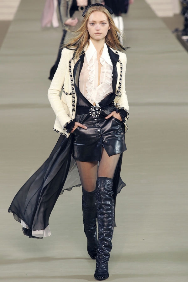 ファッションショーで乳首が見えてる女の子のエロ画像! 204 ファッションショーで乳首が見えてる女の子のエロ画像! 203 img 693aaf1538ca2