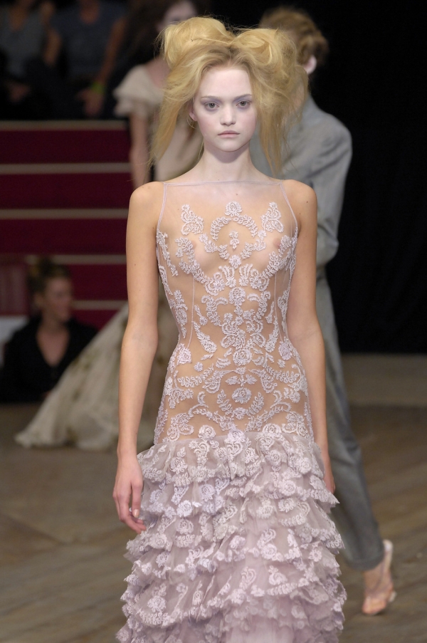 ファッションショーで乳首が見えてる女の子のエロ画像! 218 ファッションショーで乳首が見えてる女の子のエロ画像! 217 img 693aaf16659b0