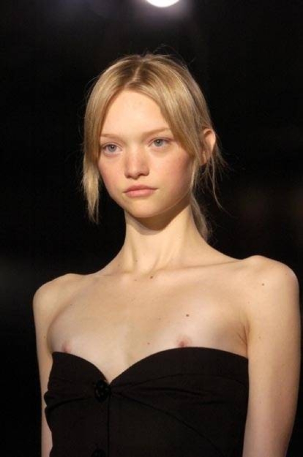 ファッションショーで乳首が見えてる女の子のエロ画像! 258 ファッションショーで乳首が見えてる女の子のエロ画像! 257 img 693aaf193e0b6