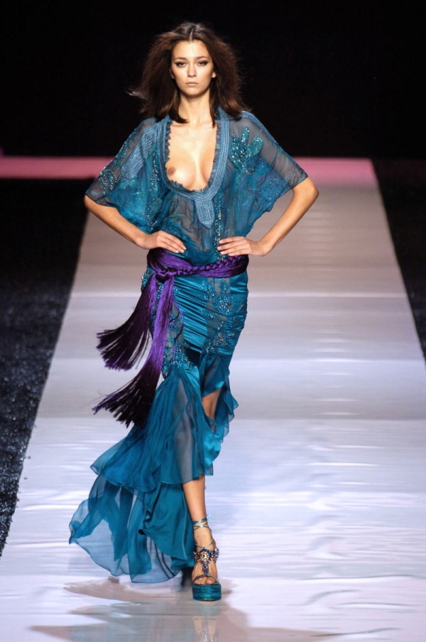 ファッションショーで乳首が見えてる女の子のエロ画像! 270 ファッションショーで乳首が見えてる女の子のエロ画像! 269 img 693aaf19f09d7