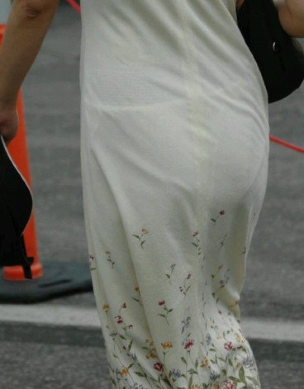 スカート越しにおぱんつが見えてる女の子のエロ画像!これはわざとなのか? 174 スカート越しにおぱんつが見えてる女の子のエロ画像!これはわざとなのか? 173 img 693fd8496f263