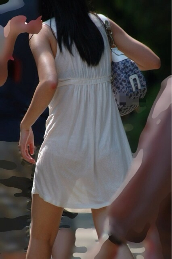 スカート越しにおぱんつが見えてる女の子のエロ画像!これはわざとなのか? 212 スカート越しにおぱんつが見えてる女の子のエロ画像!これはわざとなのか? 211 img 693fd84b6ba98