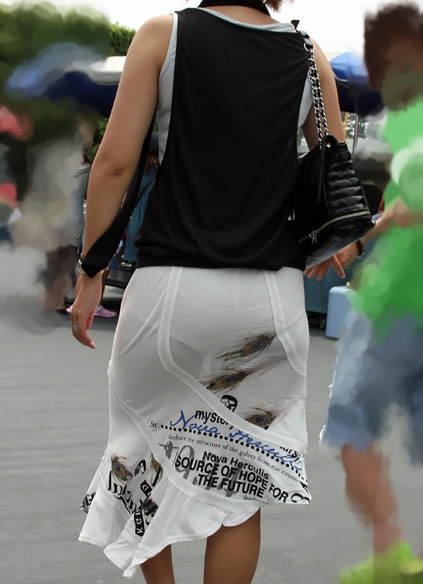 スカート越しにおぱんつが見えてる女の子のエロ画像!これはわざとなのか? 224 スカート越しにおぱんつが見えてる女の子のエロ画像!これはわざとなのか? 223 img 693fd84c2fbb4