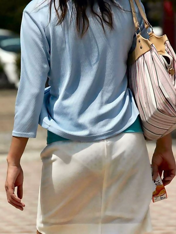 スカート越しにおぱんつが見えてる女の子のエロ画像!これはわざとなのか? 226 スカート越しにおぱんつが見えてる女の子のエロ画像!これはわざとなのか? 225 img 693fd84c45932