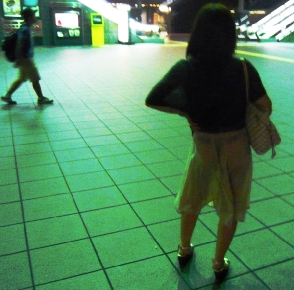 スカート越しにおぱんつが見えてる女の子のエロ画像!これはわざとなのか? 240 スカート越しにおぱんつが見えてる女の子のエロ画像!これはわざとなのか? 239 img 693fd84d1b198