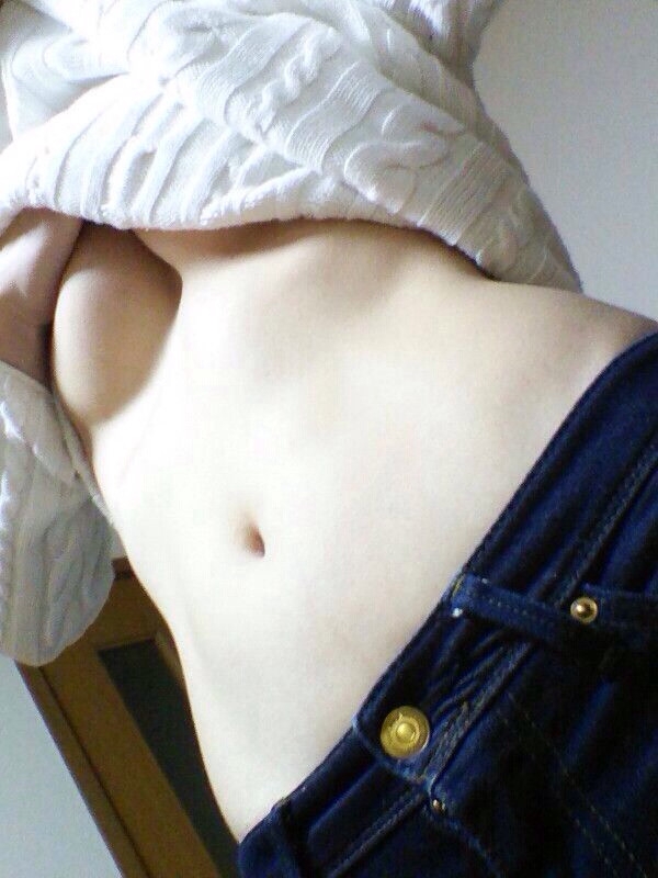 女の子のお腹周りに興奮しちゃう人向けのエロ画像!へそに指入れたいw 258 女の子のお腹周りに興奮しちゃう人向けのエロ画像!へそに指入れたいw 257 img 6941461e72c95