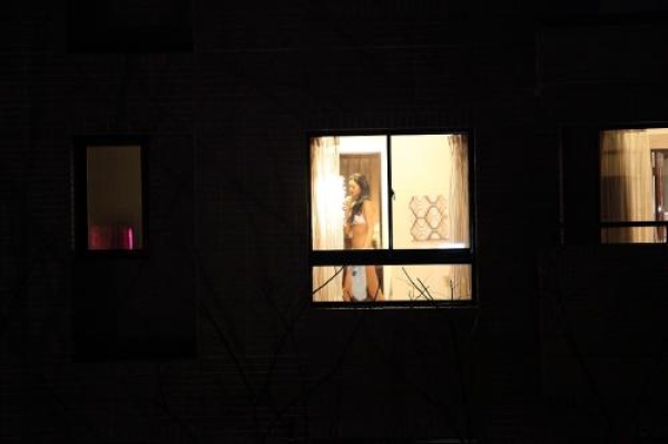 素人女子の私生活をカーテン越しに盗撮したエロ画像! 152 素人女子の私生活をカーテン越しに盗撮したエロ画像! 151 img 69565df45bec5