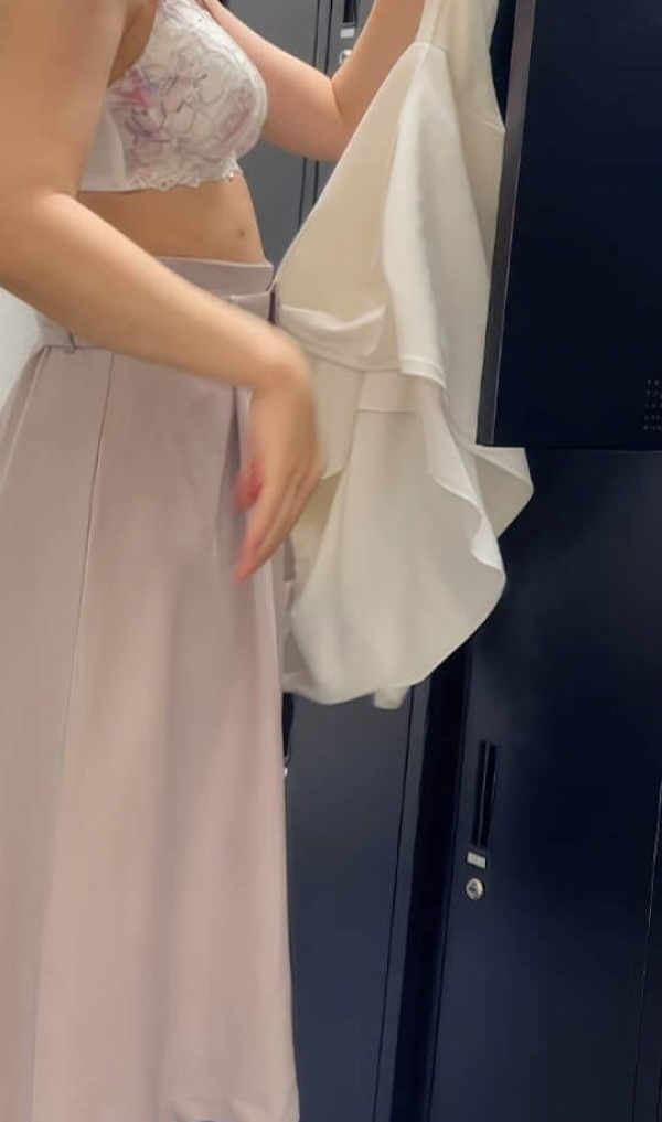 ロッカーで着替えるエロ画像 - 性癖エロ画像 センギリ 20 ロッカーで着替えるエロ画像 - 性癖エロ画像 センギリ 19 img 695e63203bb2e