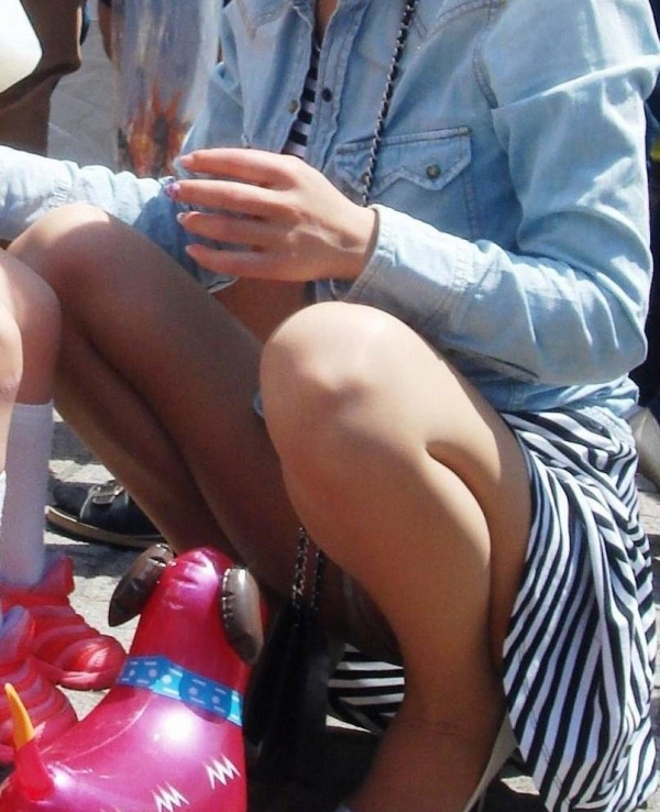 子連れママさんのパンチラ画像!忙しい隙をついてパシャりw 156 子連れママさんのパンチラ画像!忙しい隙をついてパシャりw 155 img 695f988b98ff0