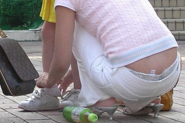 子連れママさんのパンチラ画像!忙しい隙をついてパシャりw 198 子連れママさんのパンチラ画像!忙しい隙をついてパシャりw 197 img 695f988f52b25