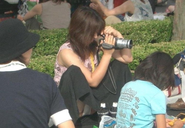 子連れママさんのパンチラ画像!忙しい隙をついてパシャりw 218 子連れママさんのパンチラ画像!忙しい隙をついてパシャりw 217 img 695f9891897dd