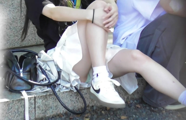 見えた座りパンチラ画像 74 見えた座りパンチラ画像 73 img 697d5e597f0b4