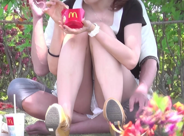 見えた座りパンチラ画像 82 見えた座りパンチラ画像 81 img 697d5e5c4073a