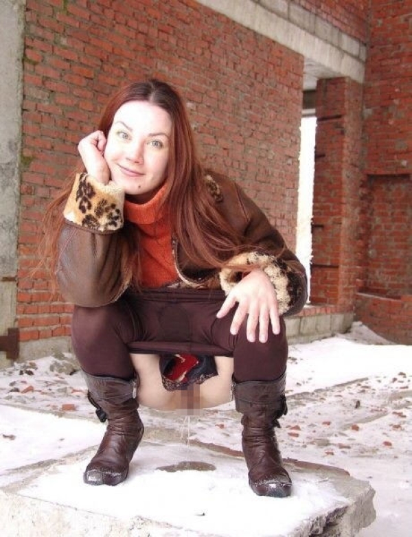 雪が積もる程の真冬のお外でおしっこしてる女の子のエロ画像! 98 雪が積もる程の真冬のお外でおしっこしてる女の子のエロ画像! 97 img 6998499a575fd