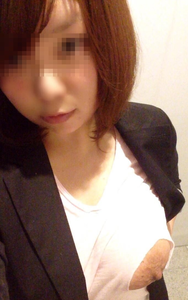 乳首部分だけくりぬいてる衣服を着用してる女の子のエロ画像! 112 乳首部分だけくりぬいてる衣服を着用してる女の子のエロ画像! 111 img 69997ef0b3027