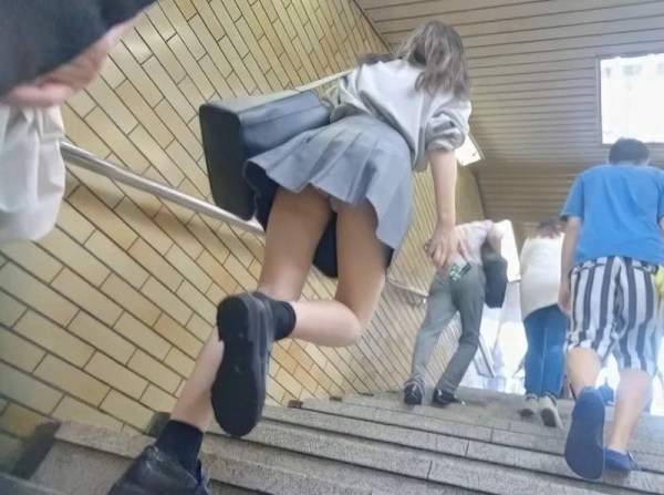 階段撮りパンチラ画像集 140 階段撮りパンチラ画像集 139 img 6999b758a14d3