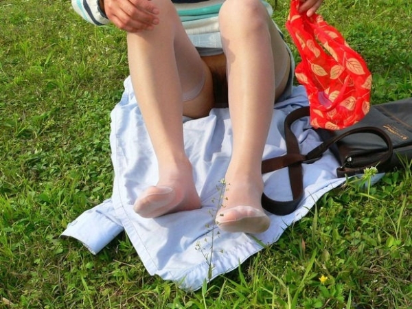 マンチラしてる熟女のエロ画像!熟れた体で誘ってんのかなw 140 マンチラしてる熟女のエロ画像!熟れた体で誘ってんのかなw 139 img 699aec9a23228