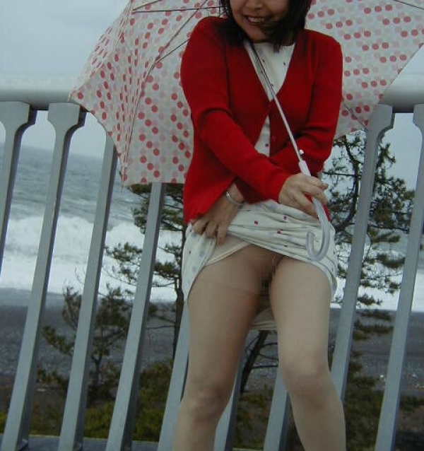 マンチラしてる熟女のエロ画像!熟れた体で誘ってんのかなw 144 マンチラしてる熟女のエロ画像!熟れた体で誘ってんのかなw 143 img 699aec9a48e7a