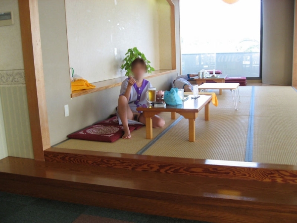 マンチラしてる熟女のエロ画像!熟れた体で誘ってんのかなw 180 マンチラしてる熟女のエロ画像!熟れた体で誘ってんのかなw 179 img 699aec9c02ded