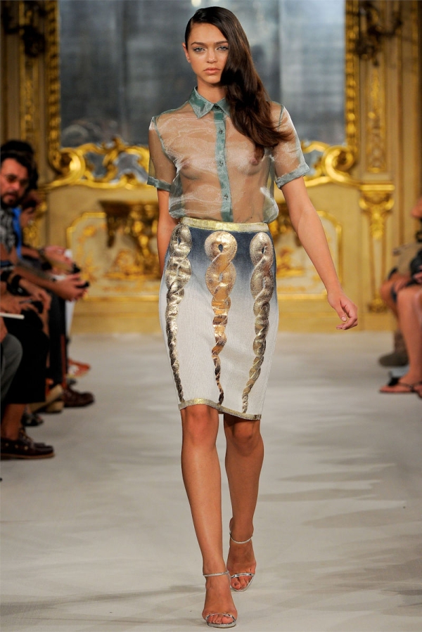 ファッションショーで乳首見えてる貧乳な外国人さんのエロ画像! 146 ファッションショーで乳首見えてる貧乳な外国人さんのエロ画像! 145 img 699d73918f96a